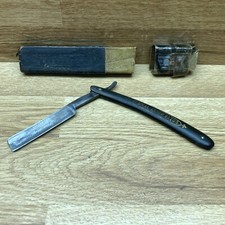 Vintage Wade  Butcher Medium Size Hollow Ground Razor With Coffin Box
