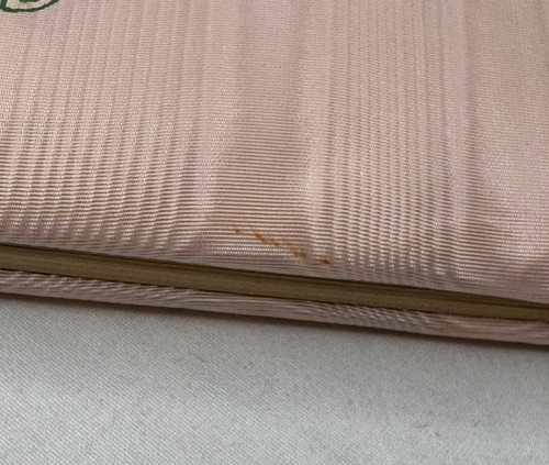 Libro Baby Vintage 1950 "Benvenuti al nostro bambino" Charlotte Becker Pink Moire Nuovo - Foto 4 di 18