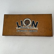 Caja de herramientas metálica vintage Lion Automotive Products
