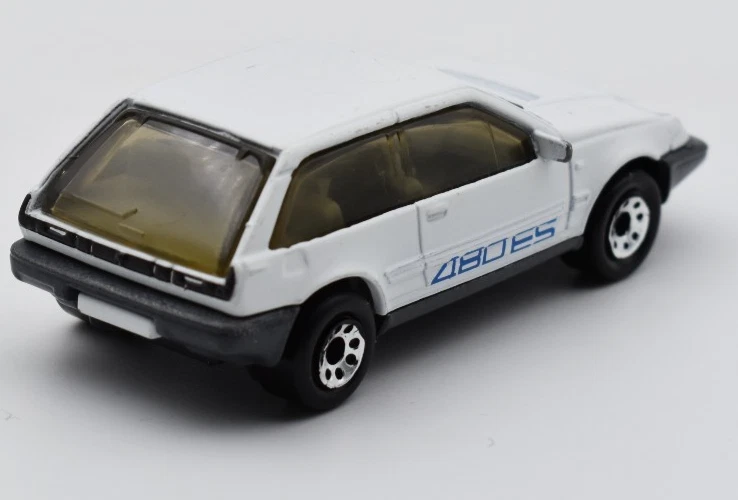 Matchbox Superfast Volvo 480 ES bianco. Cerchi a 8 fori. Piastra di base Macao - Immagine 2 di 4