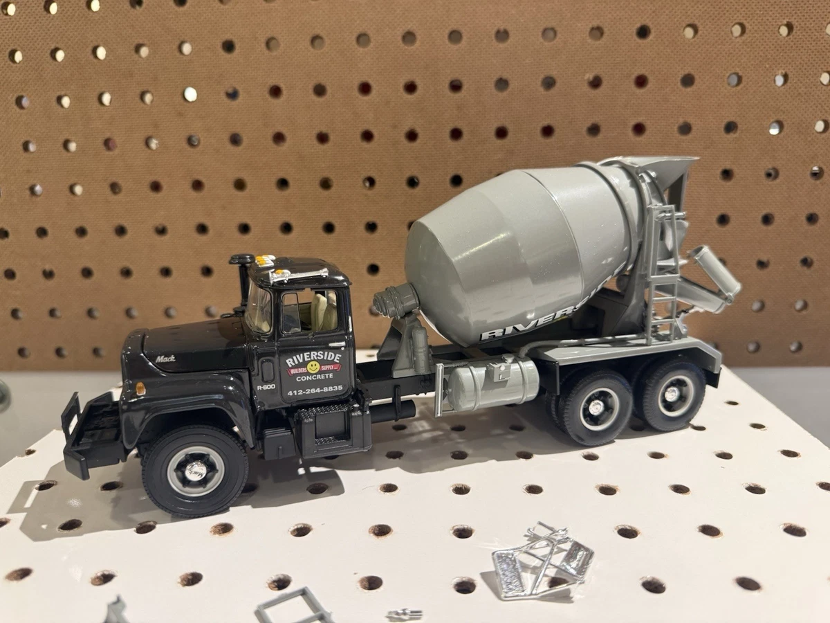Sando Mixer Car 1/100 スケール Preços baixos em Mack Veículos misturador de cimento de brinquedo