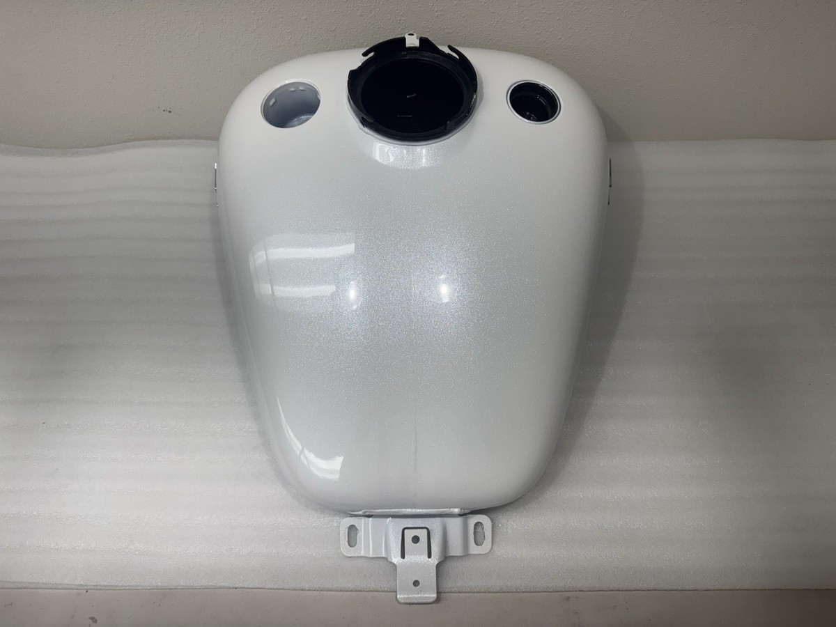 OEM 2024 Harley-Davidson Touring Road King Special Fuel Tank White
