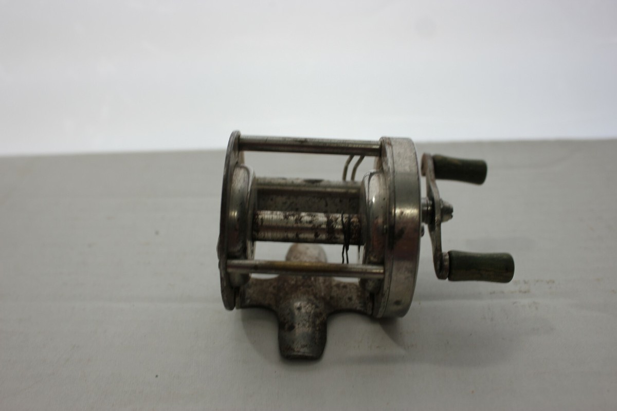 Bronson - Comet Fishing Reel, No. 2400B | eBay Bronson - Comet Fishing Reel, No. 2400B | eBay