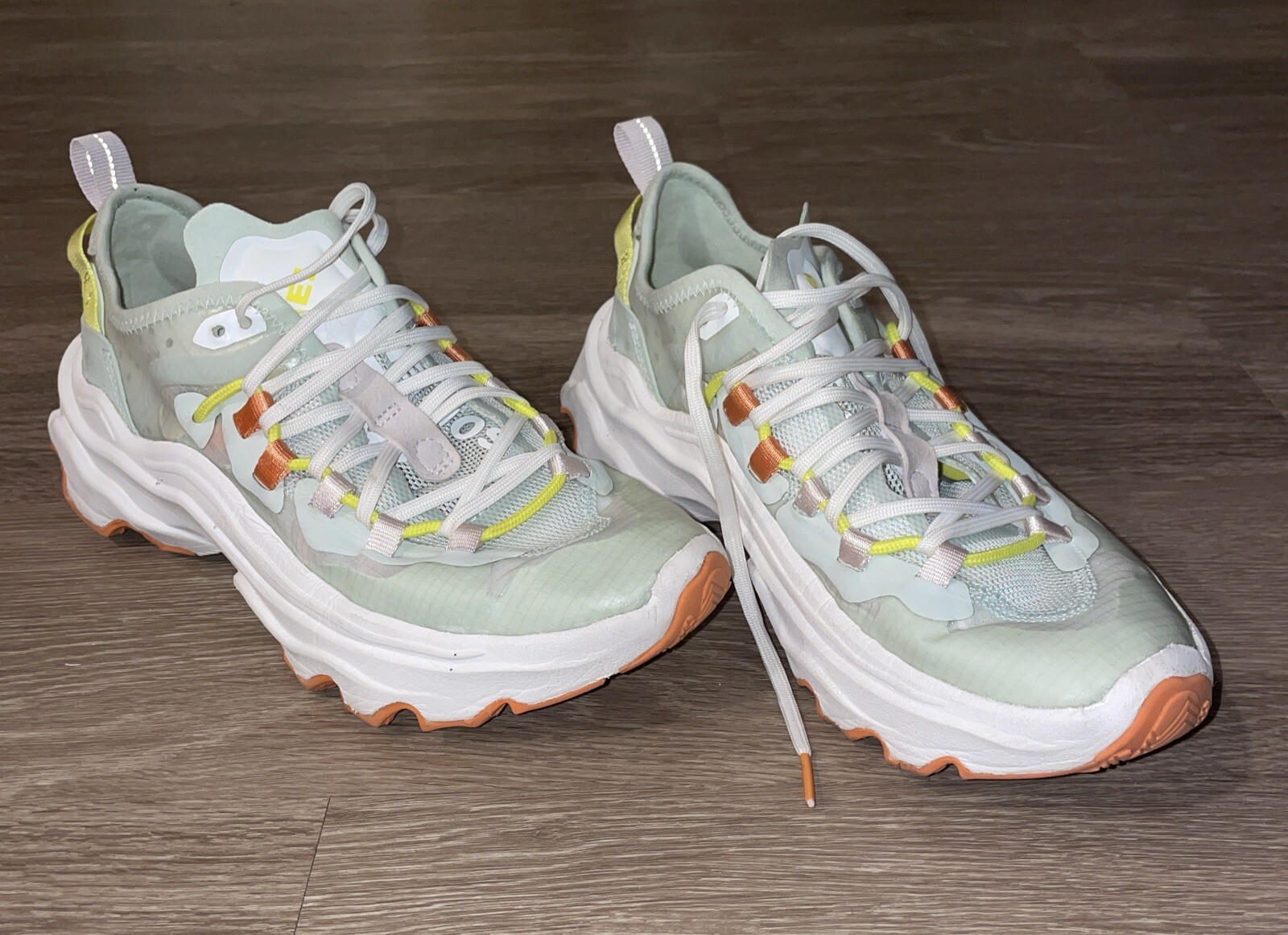 Sorel Green Breakthrough Women’s 7.5 Tennis / Running Shoes