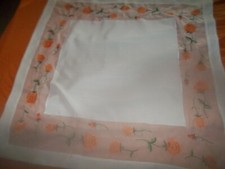 Omas Tischdecke Mitteldecke 84cm   x 84 cm natur  mit Rosen orange