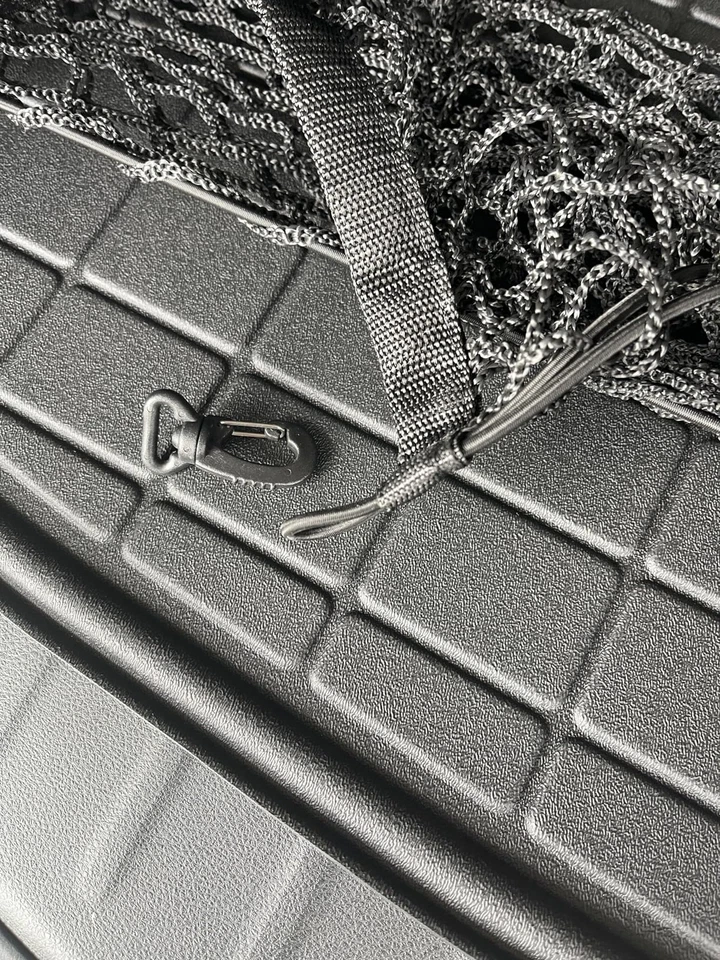 Red de carga de malla estilo sobre maletero trasero para Mercedes-Benz C250 C300 C350 Foto 4 de 4