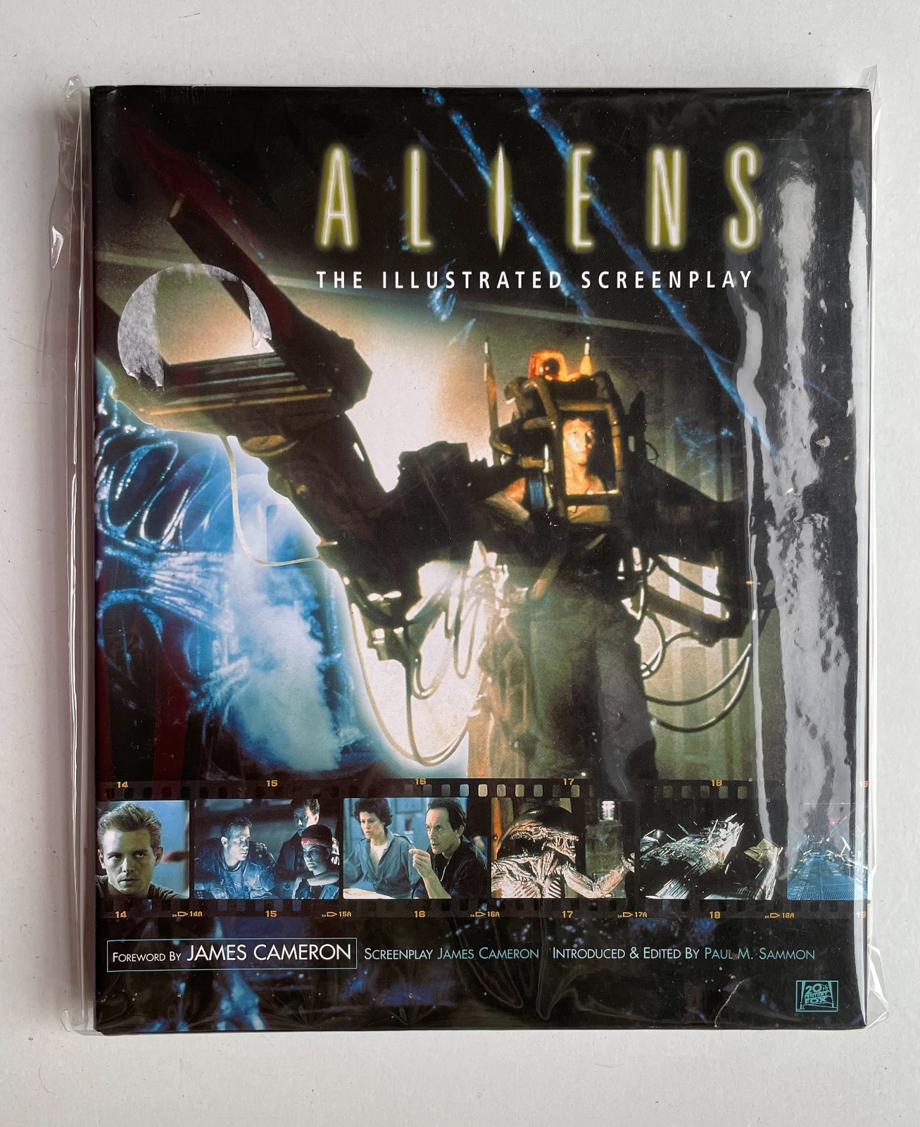 Aliens The Illustrated Screenplay - James Cameron - Hardback Hardcover OOP