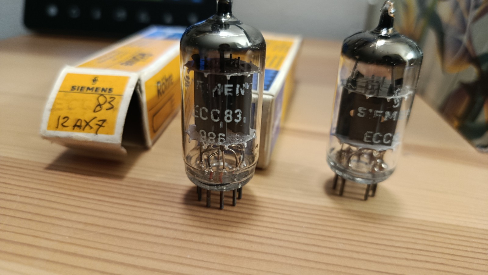 Nr.2 Ecc83 / 12ax7 SIEMENS NOS Valvola Röhre Röhre Lampe Valve (Not Matched)
