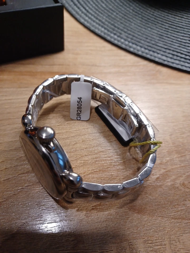 Reloj de pulsera de cuarzo suizo vintage Glam Rock para dama talla 28054 esfera de 15 diamantes blancos. Foto 2 de 4