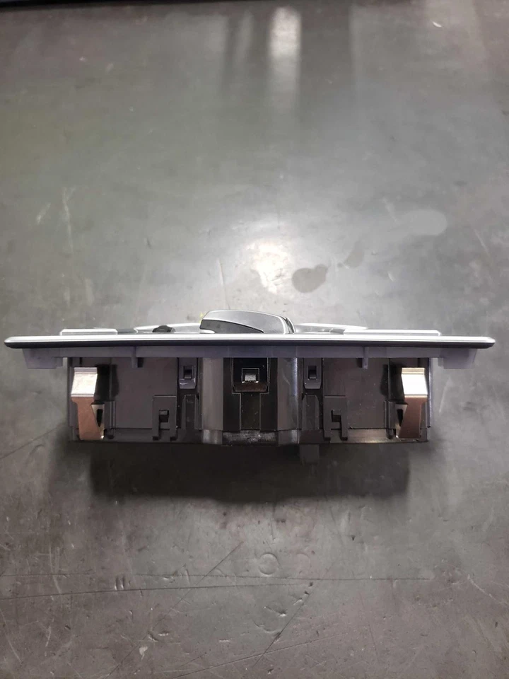 Interruptor de faros BMW 750i 2018 ID# 6841889 Foto 3 de 4