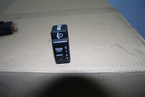 Schalter für Leuchtweitenregulierung Opel Corsa B Bj.98 90270514