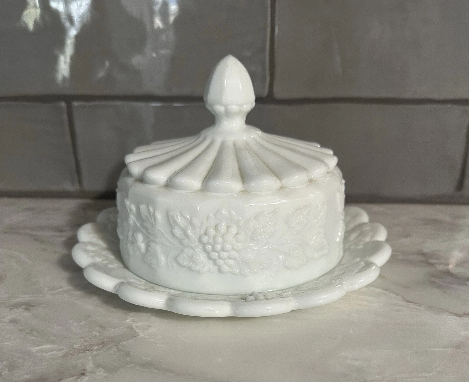 Westmoreland Milk Glass Paneled Grape Covered Cheese Butter Dish With Lid Exc