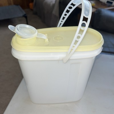 Vintage Tupperware 2 Qt Clear Beverage Buddy W/Pour Seal & Handle #587-3