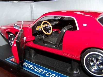 Sun Star 1967 Mercury Cougar XR7 Metal Die Cast 1:18 Scale Model