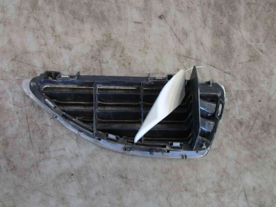 Calandre Renault MEGANE I 8200057386 - Photo 2/2