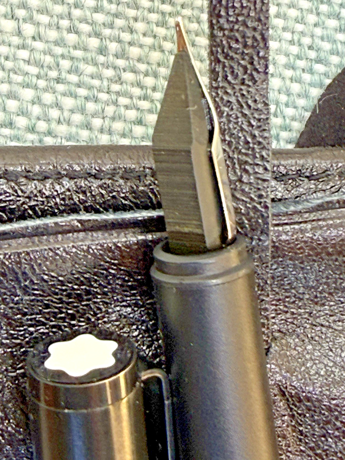 Montblanc 1124 VIP Noblesse Matte Black Fountain Pen F WG 14K & Rollerball Set