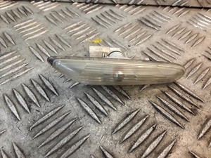 BMW 3 Coupe E92 Vorne Links FENDER Flügel Blinker 6932998