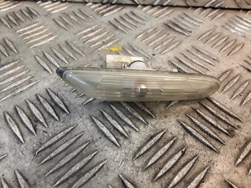 BMW 3 Coupe E92 Vorne Links FENDER Flügel Blinker 6932998