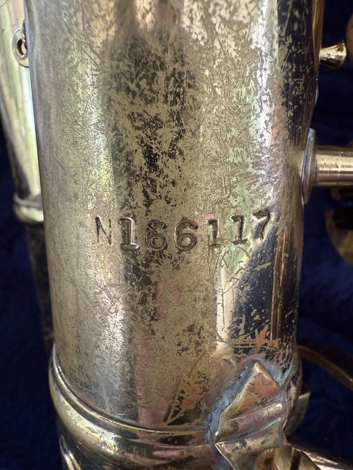 Saxofón alto Conn en excelente estado de reproducción Foto 4 de 4