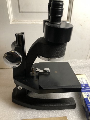 SPENCER LENS CO BRASS & IRON MICROSCOPE #176552 & Manual & Box -Vintage Rare - Picture 4 of 13