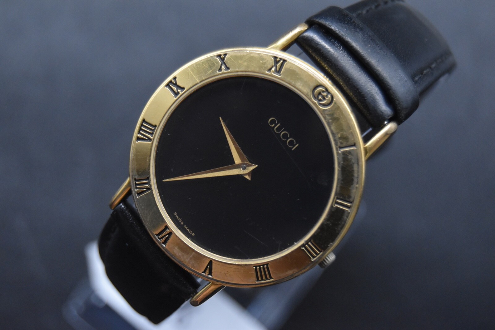 Vintage GUCCI 3000.2.M Gold Dial Quartz Mens From Japan【NEAR MINT】 W18