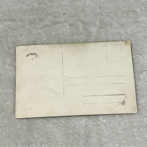 Postal RPPC Mujer Sentada Dos Hombres Años 1910 Moda C305 - Imagen 2 de 2