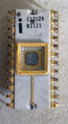 Intel C1702A 256 X 4 Vintage White Ceramic EPROM With Faint Zebra Pattern