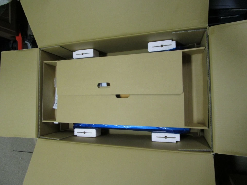 NEW! NEC Express 5800 / R120E-1M Server 1x4core CPU 8GB RAM (3) 500GB HD - Image 3 of 4