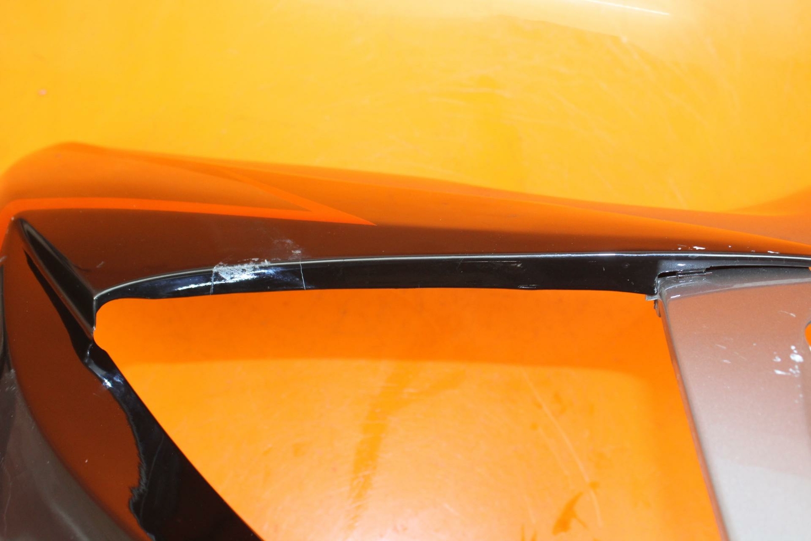 2008-2009 SUZUKI GSXR600 ZXMT RIGHT MID UPPER SIDE FAIRING COWL PLASTIC image