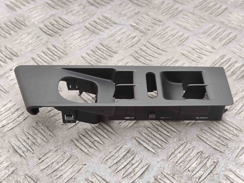 VW PASSAT Variant B7 365 Türpolsterverkleidung vorne rechts 3AC857858A 17901674