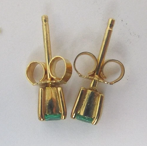 Винтажные серьги-гвоздики из желтого золота 14 карат с настоящими изумрудами - Изображение 3 из 4