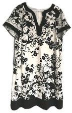 Adrianna Papell Dress Women 18W Black White Floral Shift V Neck Short Sleeve EUC