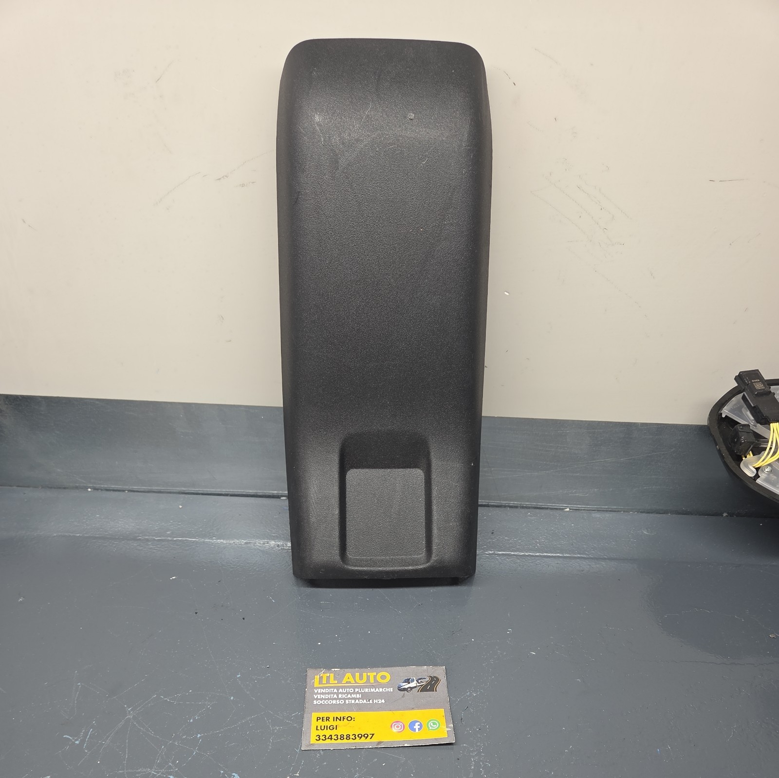 JEEP RENEGADE SPORT CENTRAL CONSOLE TRIM REAR 735581194 2014-2021 tappo tunnel