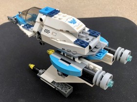 LEGO 70701 Galaxy Squad Swarm Interceptor complete build and pilot minifigure