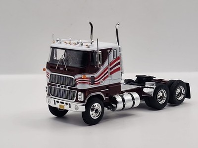 1:64 IXO Ford Usa Cl 9000 Tractor Truck 3-Assi 1976 64TR015B Model