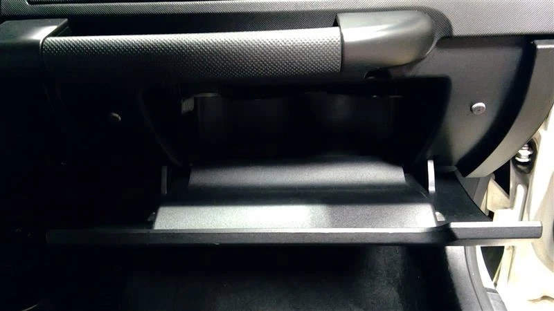 06 07 08 09 10 Volkswagen Beetle Convertible Glove Box Black 2006 2007 92511 - Image 2 of 4