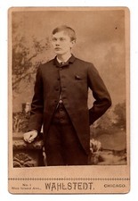 CIRCA 1880s CABINET CARD WAHLSTEDT HANDSOME YOUNG MAN IN SUIT CHICAGO ILLINOIS