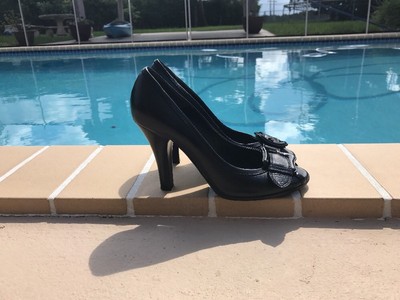 fendi peep toe pumps