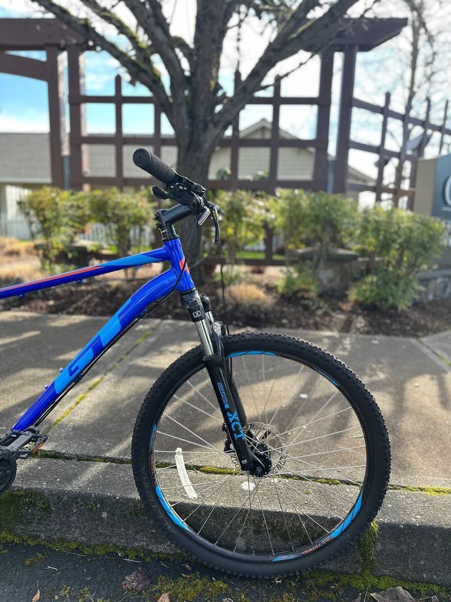 GT Aggressor Pro Mountain Bike Large Frame Aluminium Disc Bicycle
