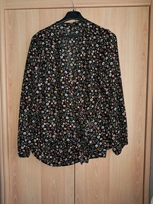 Tunique neuve taille 50 noire floral - Photo 1/4