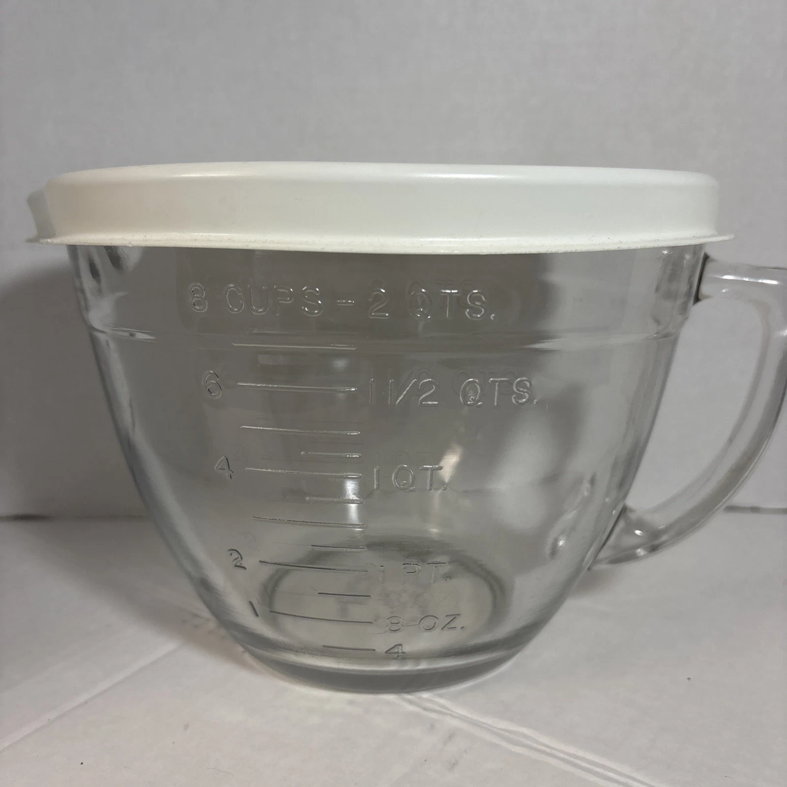 Vintage Anchor Hocking Glass Measuring Cup Batter Bowl 8 Cup 2 Qt With Lid USA