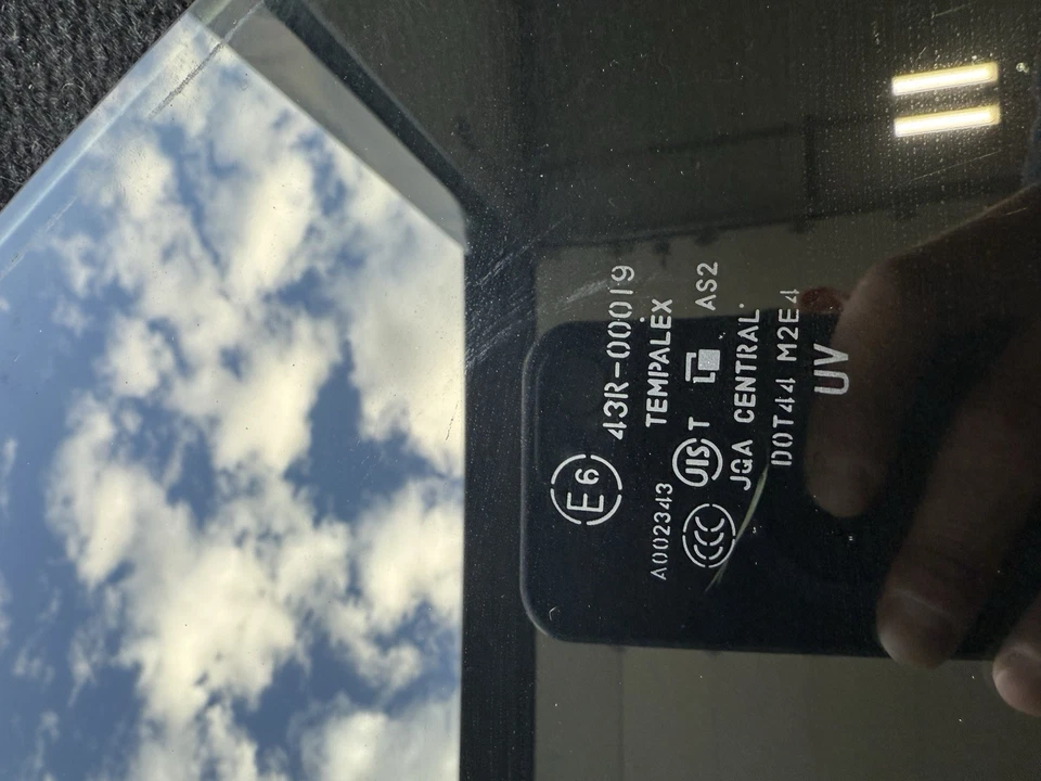 09-15 INFINITI G37 ТРАНСФОРМИРУЕМЫЙ ЛЕВЫЙ ВОДИТЕЛЬ ЗАДНИЙ ЧЕТВЕРТЬ СТЕКЛА СТЕКЛОПОДЪЕМНИК - Изображение 4 из 4