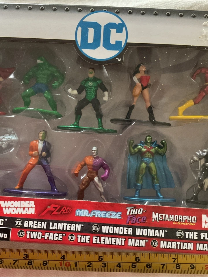 Nano Metalfigs DC Comics Jada Paquete de 10 Coleccionistas Set Superman, Batman, The Flash Foto 4 de 4