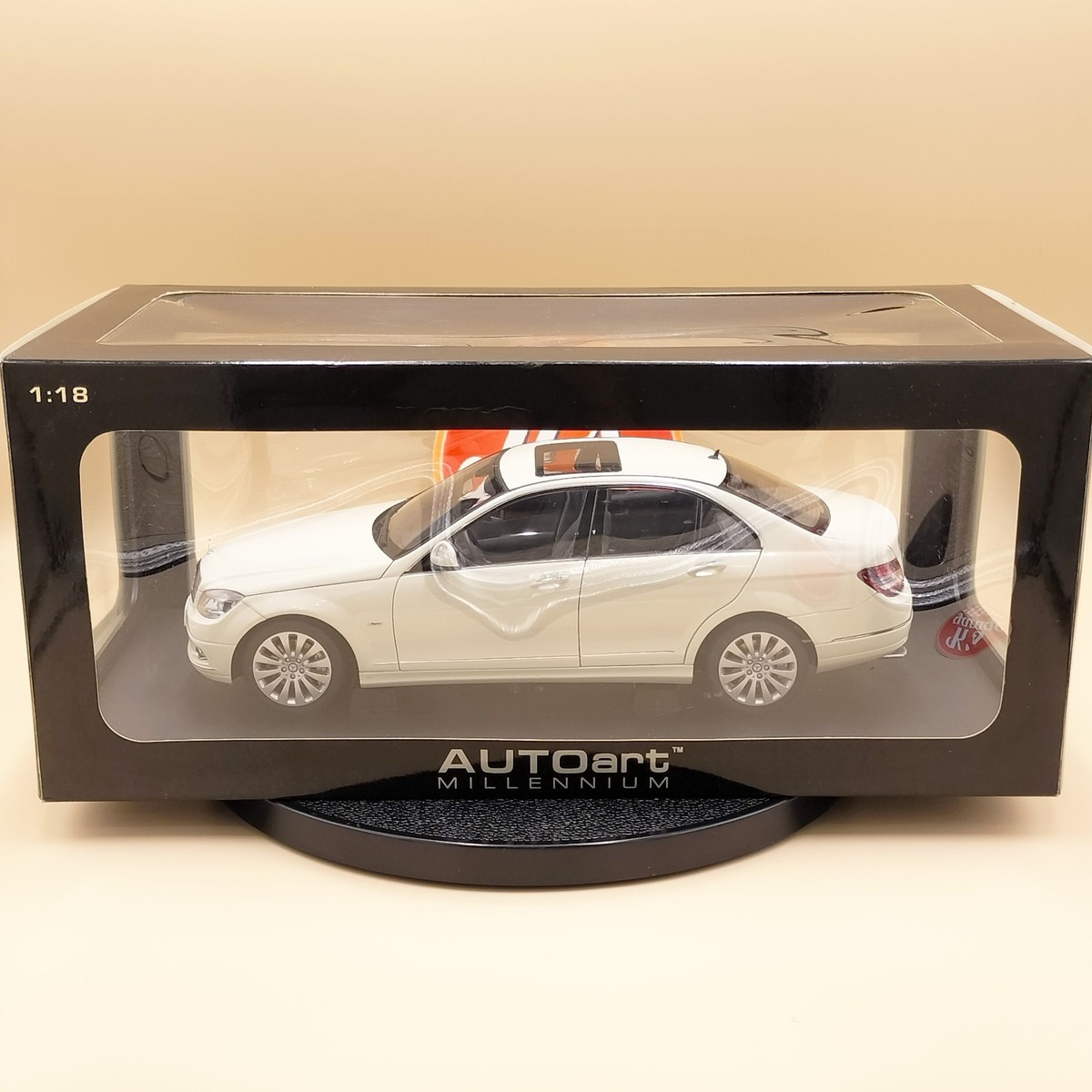 AUTOart 1/18 Mercedes-Benz C-Class Limousine Elegance White 76262