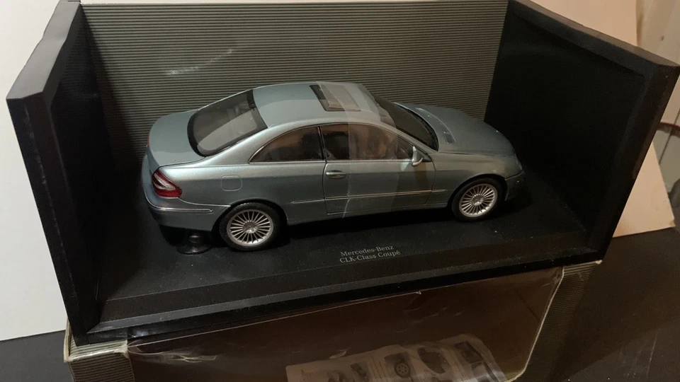 Kyosho 1/18 Scale Mercedes Benz CLK Class Coupe Light Green  - Image 2 of 4