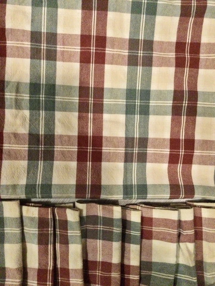 "Mantel 62x48"" y 10 servilletas 15x15"" decoración navideña a cuadros granate/verde/crema" Foto 2 de 4