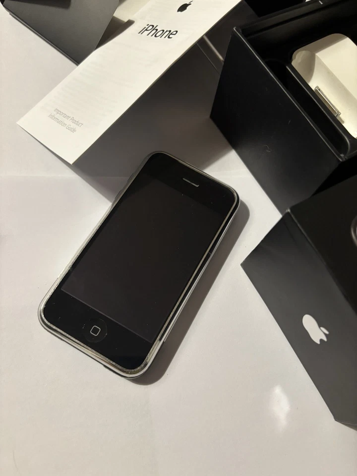 iPhone 2g 8g Perfettamente Funzionante Codice Imei Combacia Box iPhone E Scatola - Immagine 2 di 4