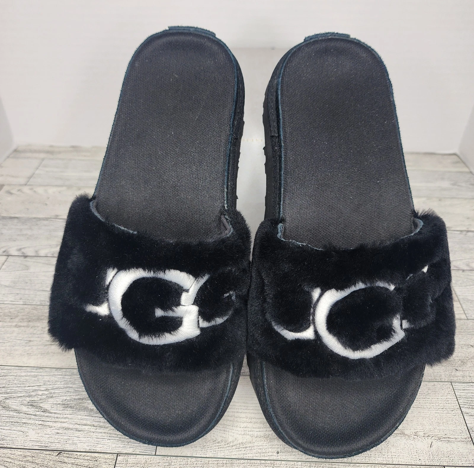 Sandali UGG NUOVI SENZA ETICHETTE Laton neri pelliccia di shearling logo slide plantare morbida schiuma