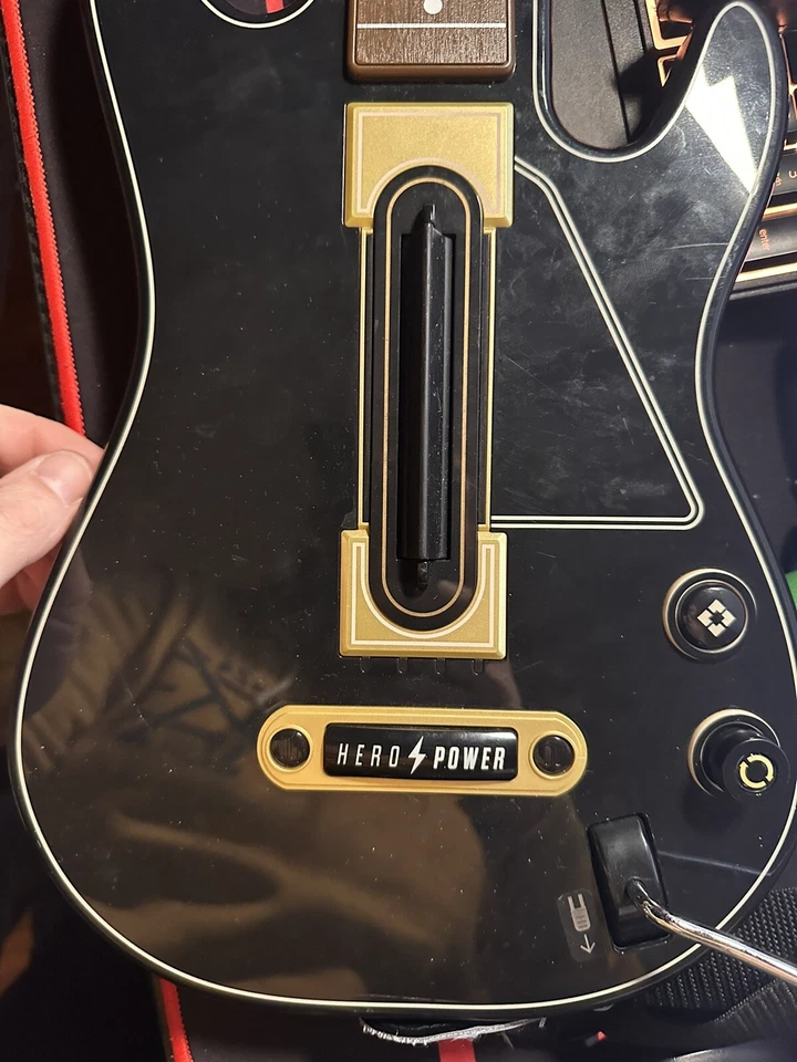 Guitarra ACTIVISION HERO POWER Inalámbrica Negra Dorada Xbox 360 PS3 SIN Dongle con Correa Foto 3 de 4