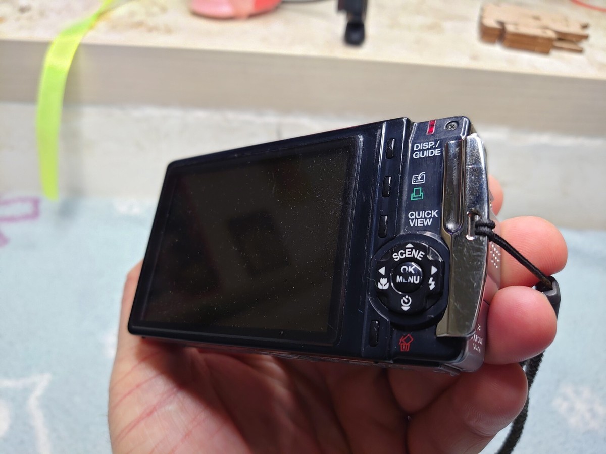 Olympus SP Series SP-700 6.0 MP Digital Camera - Silver Good Shape